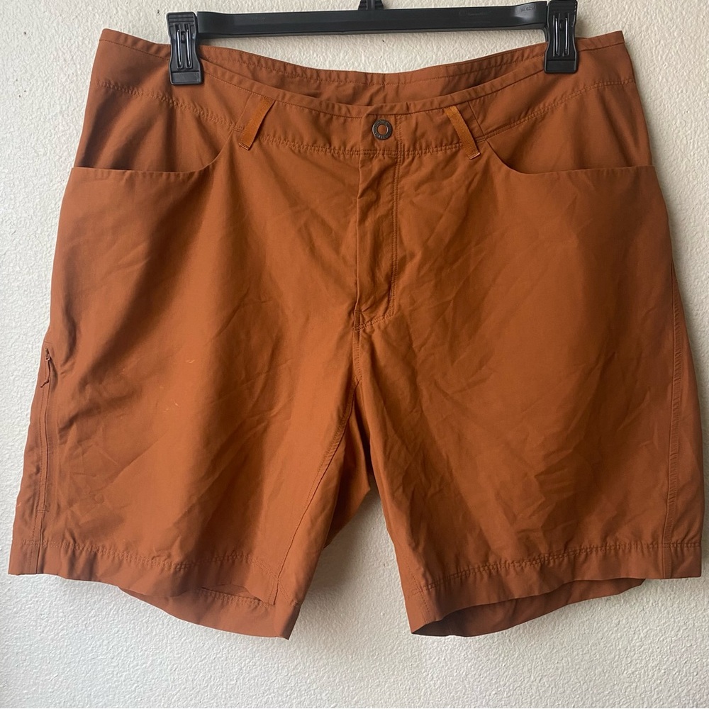 Arcteryx Creston Shorts 8” Mens 38 Orange Hiking Athletic Gym Zip Pocket